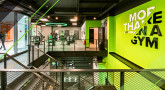 Dein FIT/One Augsburg , Dein Studio in Augsburg mit 4000qm Studiofläche mit HammerStrength und Lifefitness High End Geräten, 